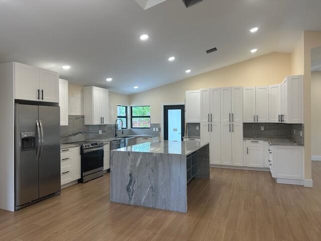 Building Photo - 860 Brightwood Way