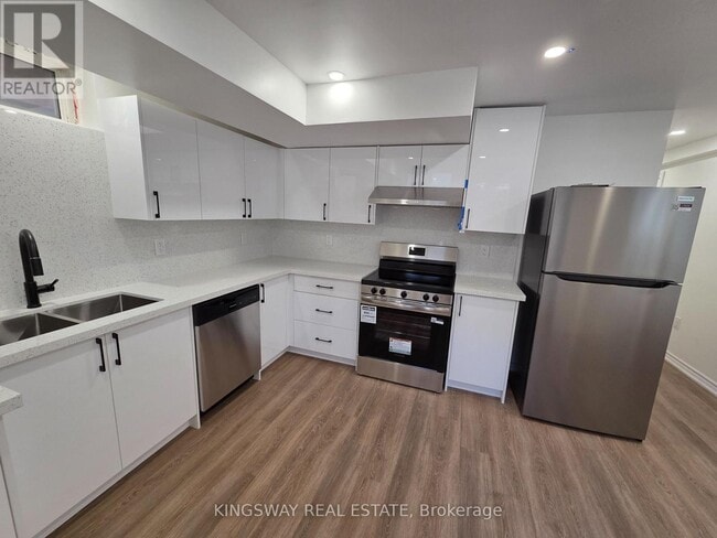 Building Photo - 839 Miltonbrook Cres