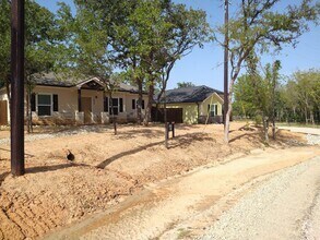 Building Photo - 1000 Wood Hollow Dr