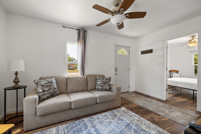 Foto del edificio - 710 Holcomb Ave