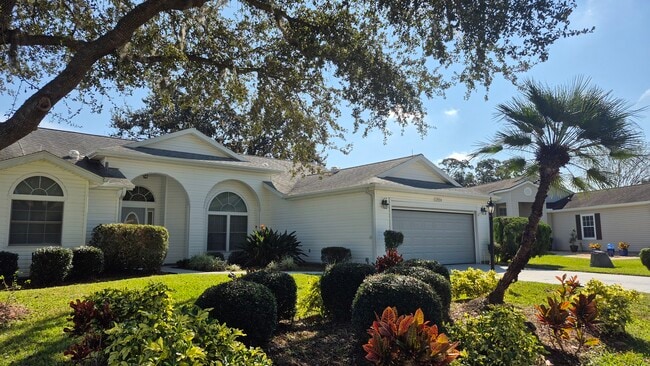 Foto del edificio - 25316 Crestwater Dr