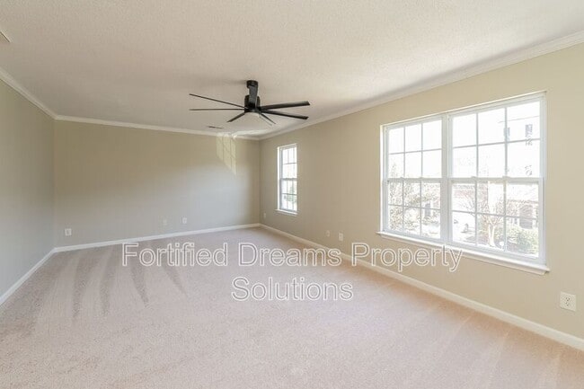 Building Photo - 15 Dillingham Pl