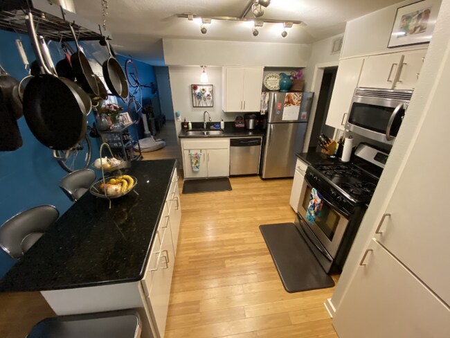 Foto del edificio - 2303 East Side Dr