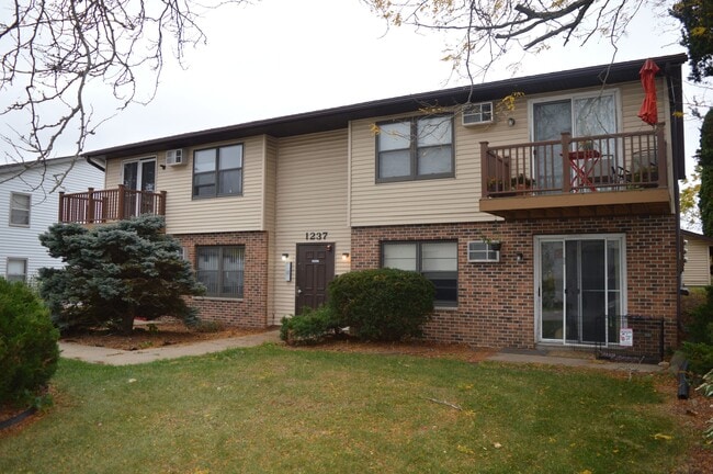 Building Photo - 1237 Sunfield St