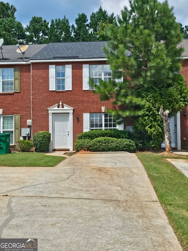 Foto del edificio - 5821 Strathmoor Manor Cir