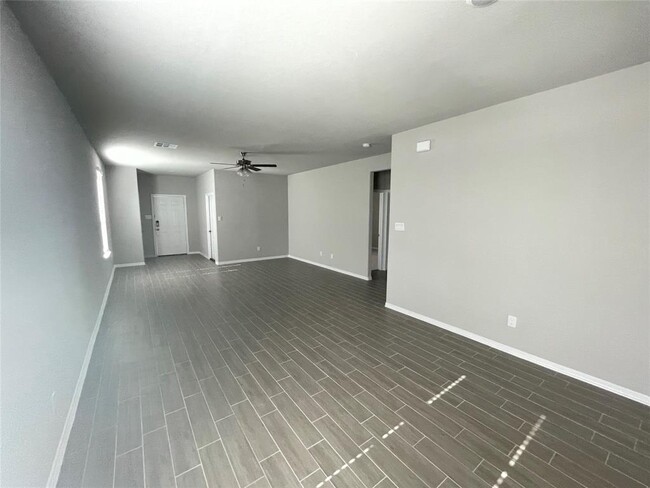 Foto del edificio - 911 Redinger Ridge Dr