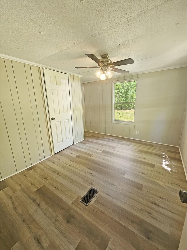 Building Photo - 17 Eldorado Dr