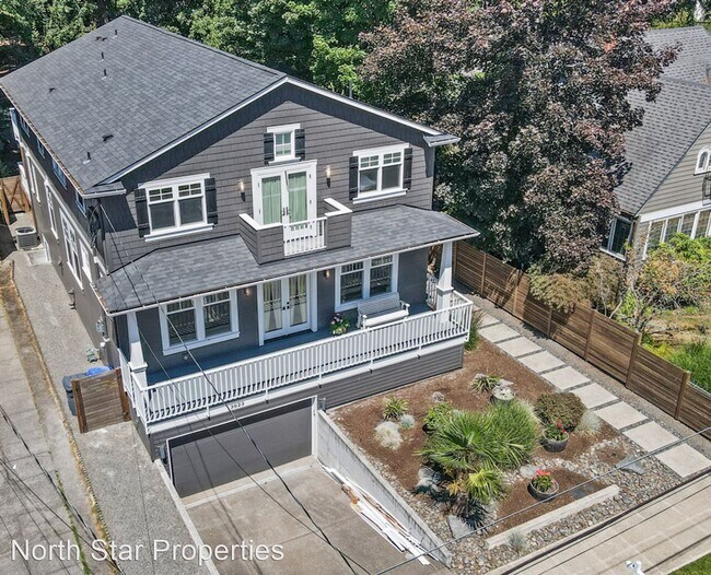 Foto del edificio - 5 br, 4 bath House - 3623 NE Shaver