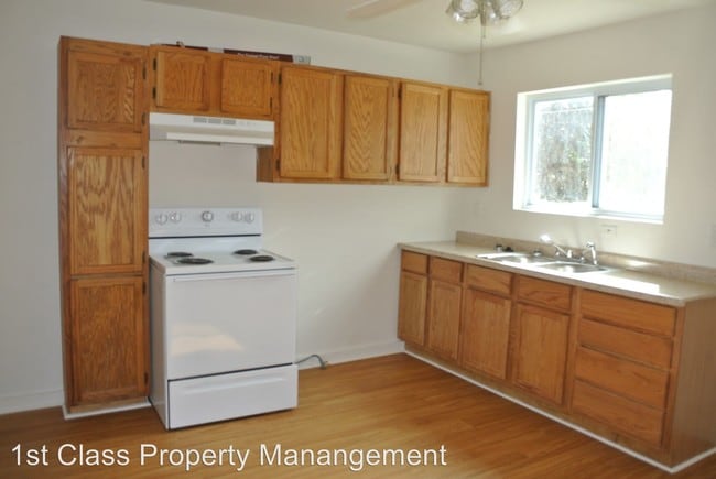 Building Photo - 2 br, 1 bath House - 1435 12th St