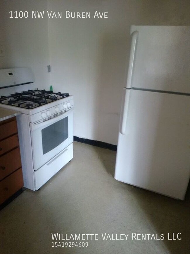 Building Photo - Great 2bdr/1bth within Walking Distance to...