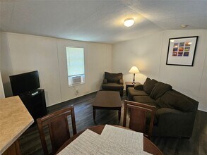 Building Photo - 1225 Osteen St