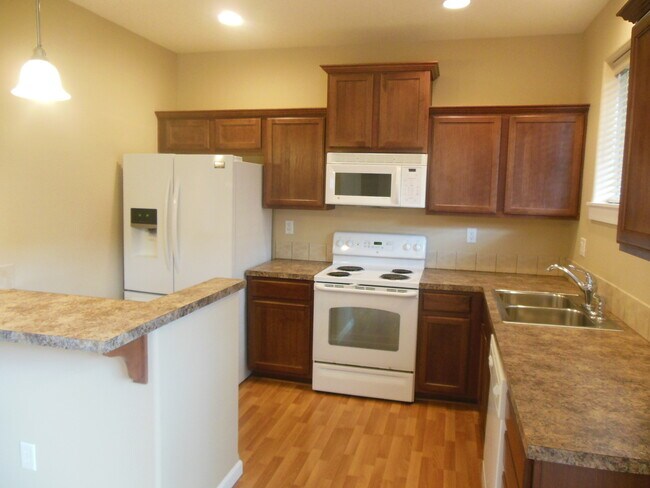 Building Photo - Price Reduced!  Beautiful Nicely Maintaine...