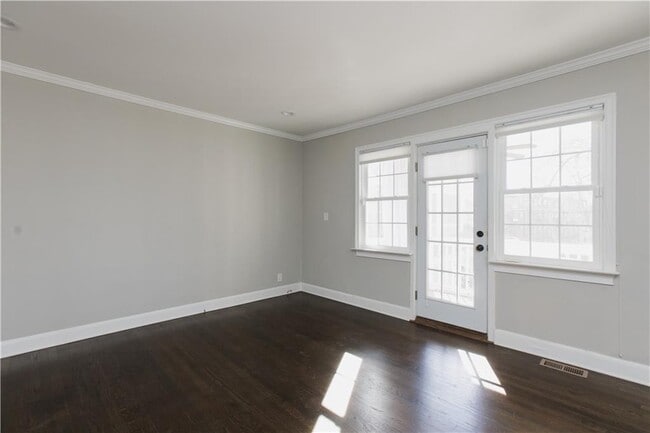 Building Photo - 36 Sheridan Dr NE