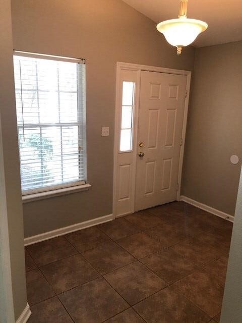 Building Photo - 2242 Heathrow Dr