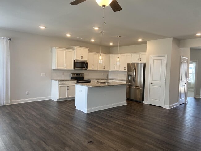 Building Photo - 4631 Grove Manor Dr