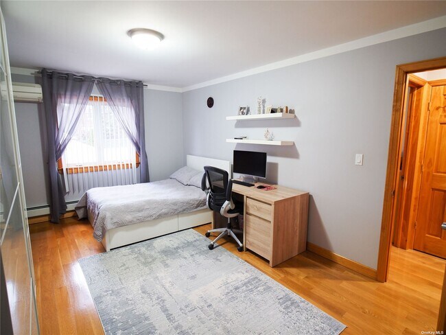 Foto del edificio - 68-14 60th Dr