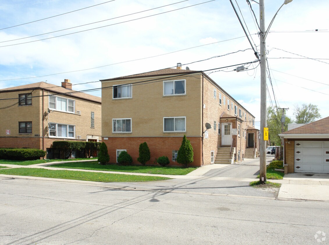 9613 Nevada Ave, Franklin Park, IL 60131 Apartments in Franklin Park
