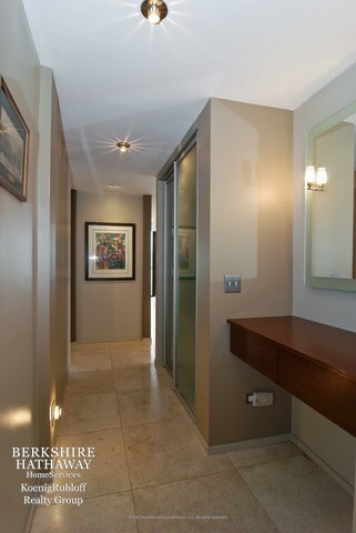 Foto del edificio - 345 W Fullerton Pkwy
