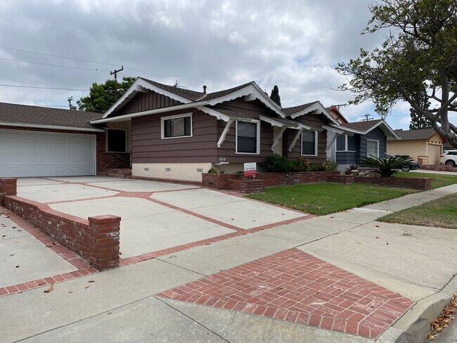 Foto del edificio - California Ranch Home in the Heart of Lomita