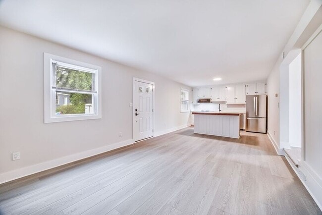 Building Photo - 1000 Monticello Rd