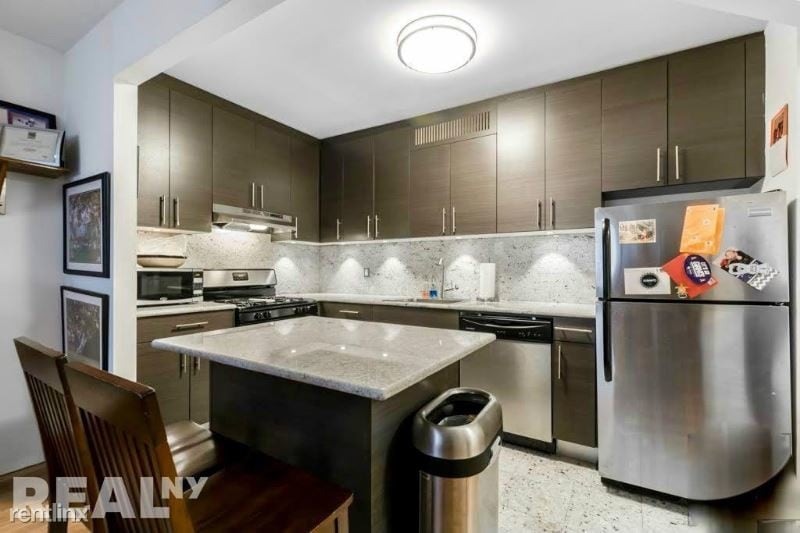 Building Photo - 2 br, 1 bath Apartment - 201 E 28th St