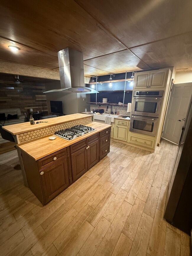 Foto del edificio - 316 Holiday Dr