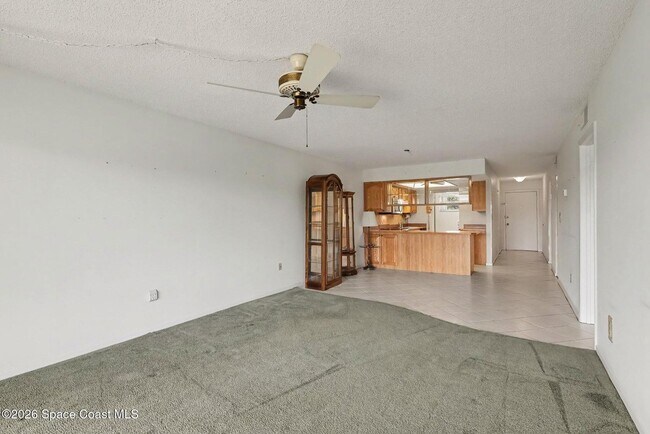 Foto del edificio - 2135 N Courtenay Pkwy