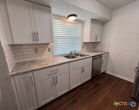 Building Photo - 2409 Botanical Dr