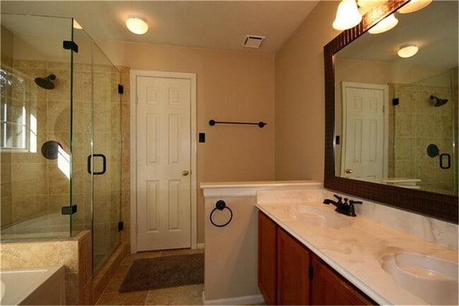 Building Photo - 7 Thrush Grove Pl