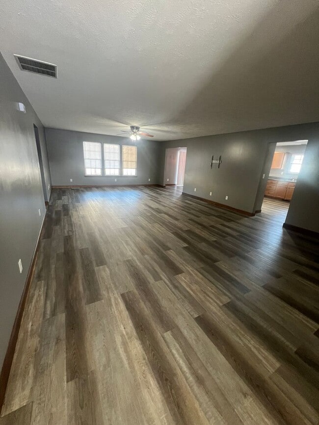 Building Photo - BEAUTIFUL LARGE 2 bedroom 2 bath CHATHAM SCHOOLS SPRINGFIELD UTILITIES