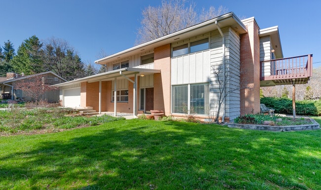 Foto del edificio - 565 Jack Pine Ct