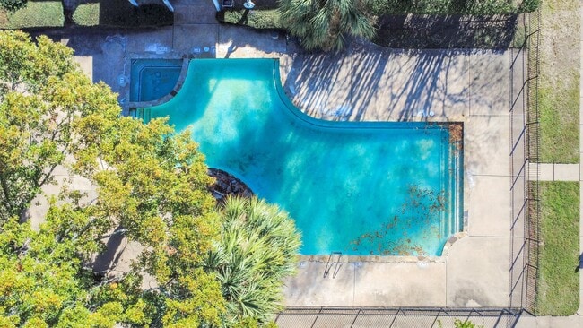 Building Photo - 14550 Fonmeadow Dr