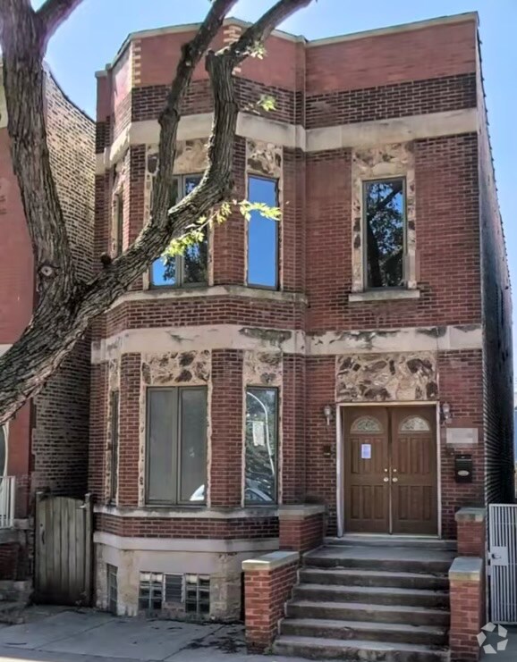 Armour Square Apartments for Rent with High Ceilings Chicago, IL 6