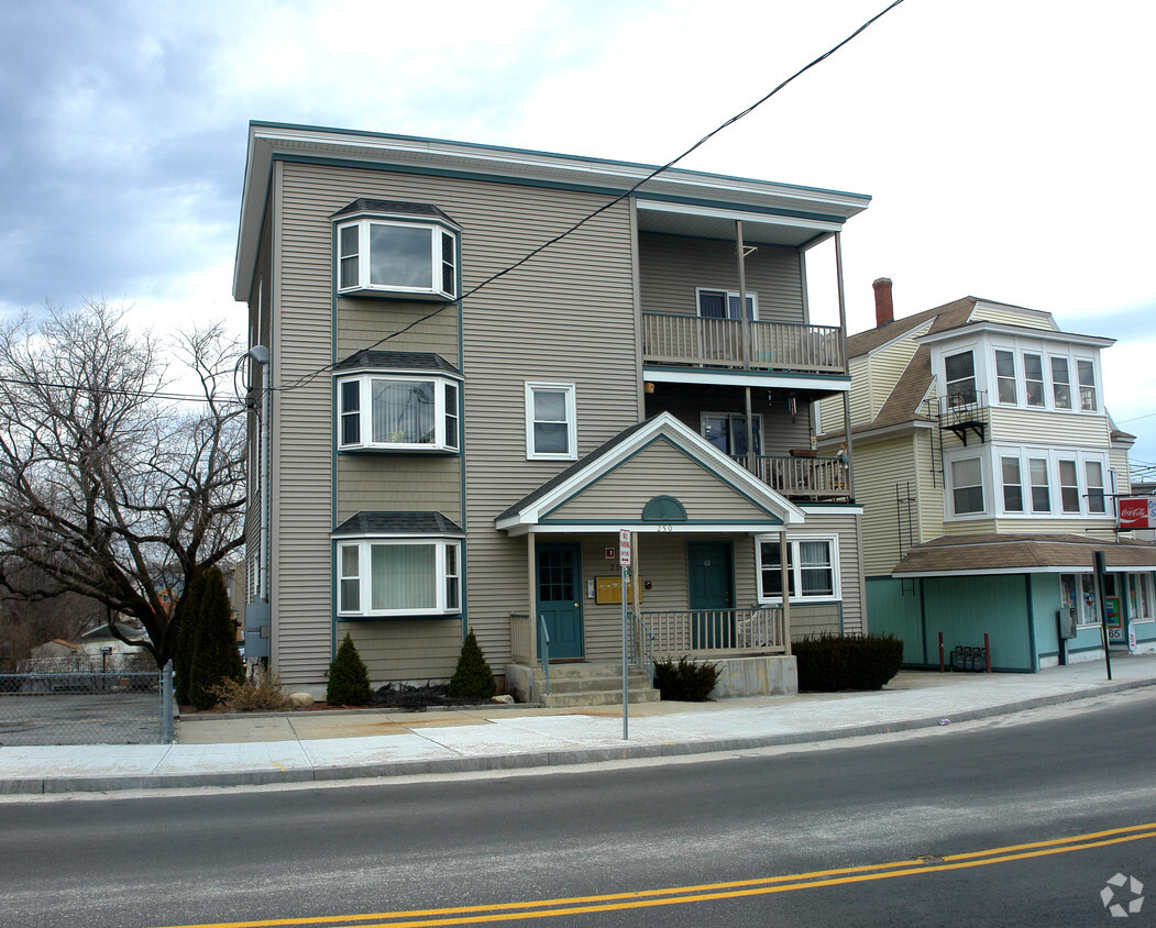 Building Photo - 250 Logee St