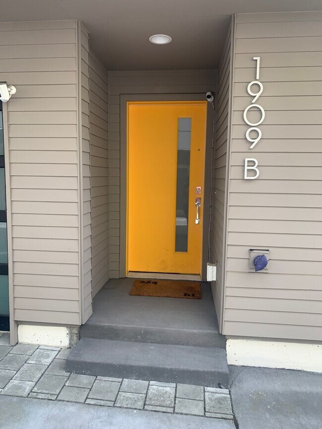 Building Photo - City Row House in Beacon Hill!!!!!