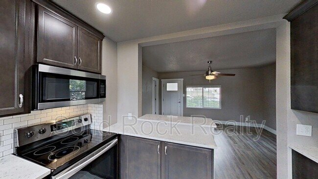 Foto del edificio - 745 N Walnut St
