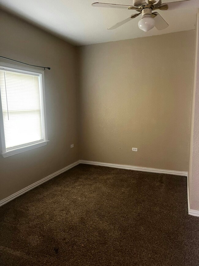 Building Photo - 1907 Belmont Ave