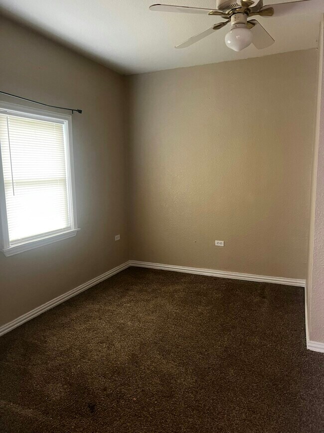 Foto del edificio - 1907 Belmont Ave