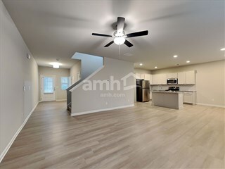 Building Photo - 215 Omega Ct