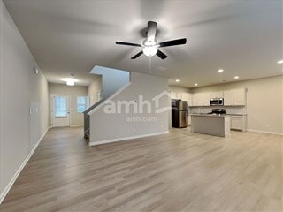 Foto del edificio - 215 Omega Ct