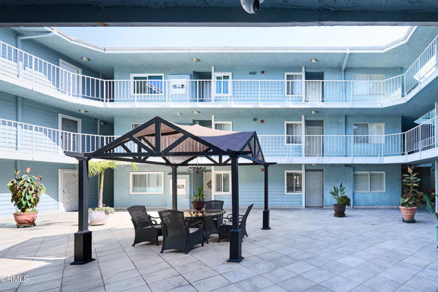 Building Photo - 955 E 3rd St