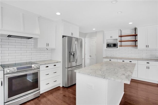 Building Photo - 455 Persimmon Ln