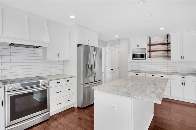 Foto del edificio - 455 Persimmon Ln