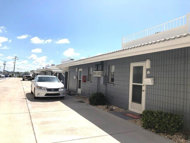 Foto del edificio - Venice, FL 1BD + Den/2BA Condo in Sea Villas