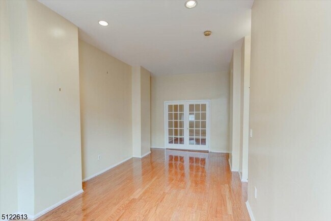 Building Photo - 111 Mulberry St