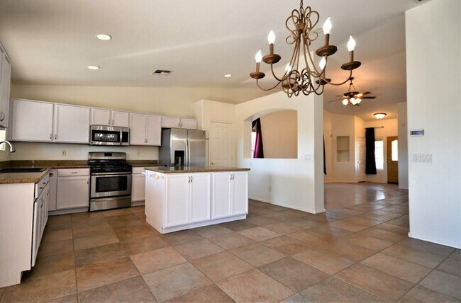 Foto del edificio - 16329 W Cottonwood St