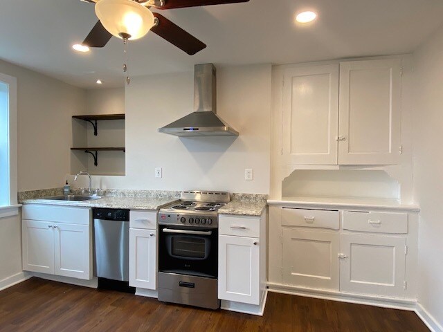 Cocina, campana, lavavajillas y fregadero de acero inoxidable. - 5117 Duncan St
