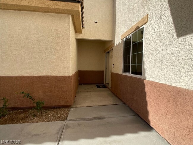 Building Photo - 1418 Pink Dawn Dr