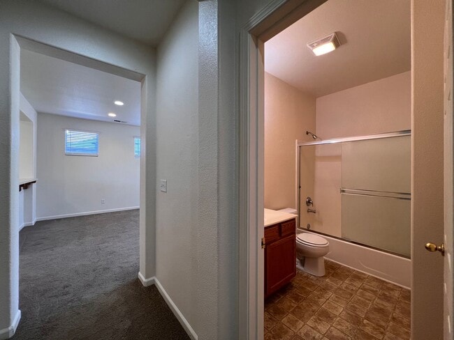 Building Photo - Mountain Rose Drive 1134-