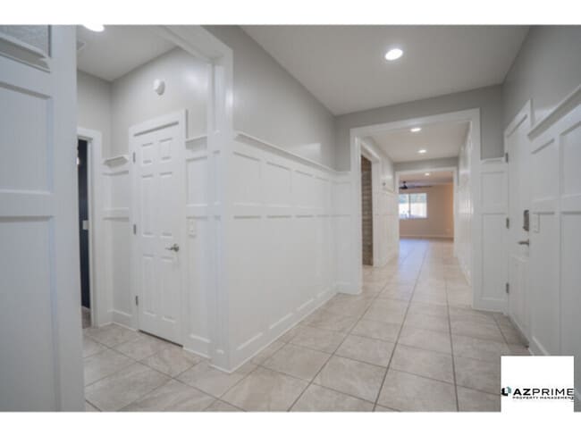 Building Photo - Begin Your Next Chapter in a Stunning 5/3.5 Queen Creek Home Where Comfort Meets Sophistication.